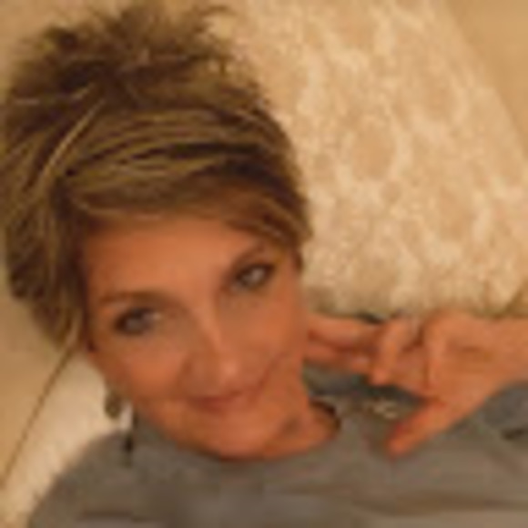 Meet your Posher, Katherine - Picture 2 of 5